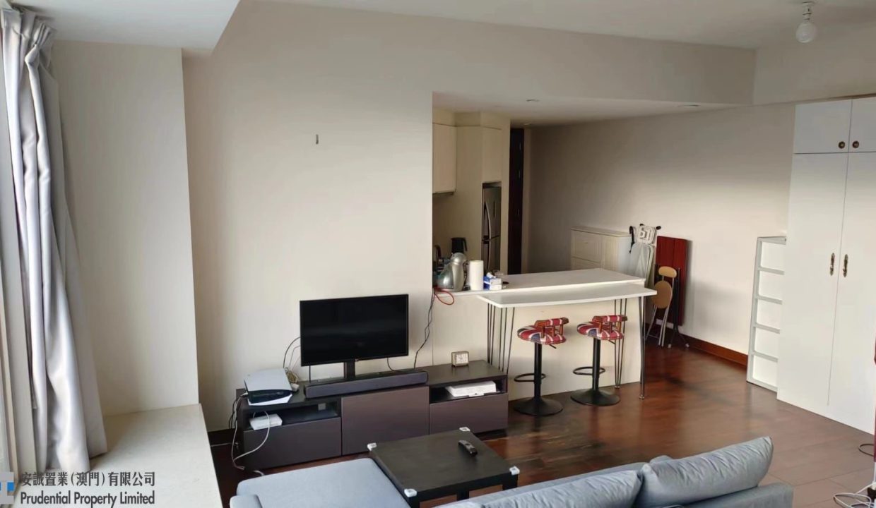 OneOasis_p26_Studio_2