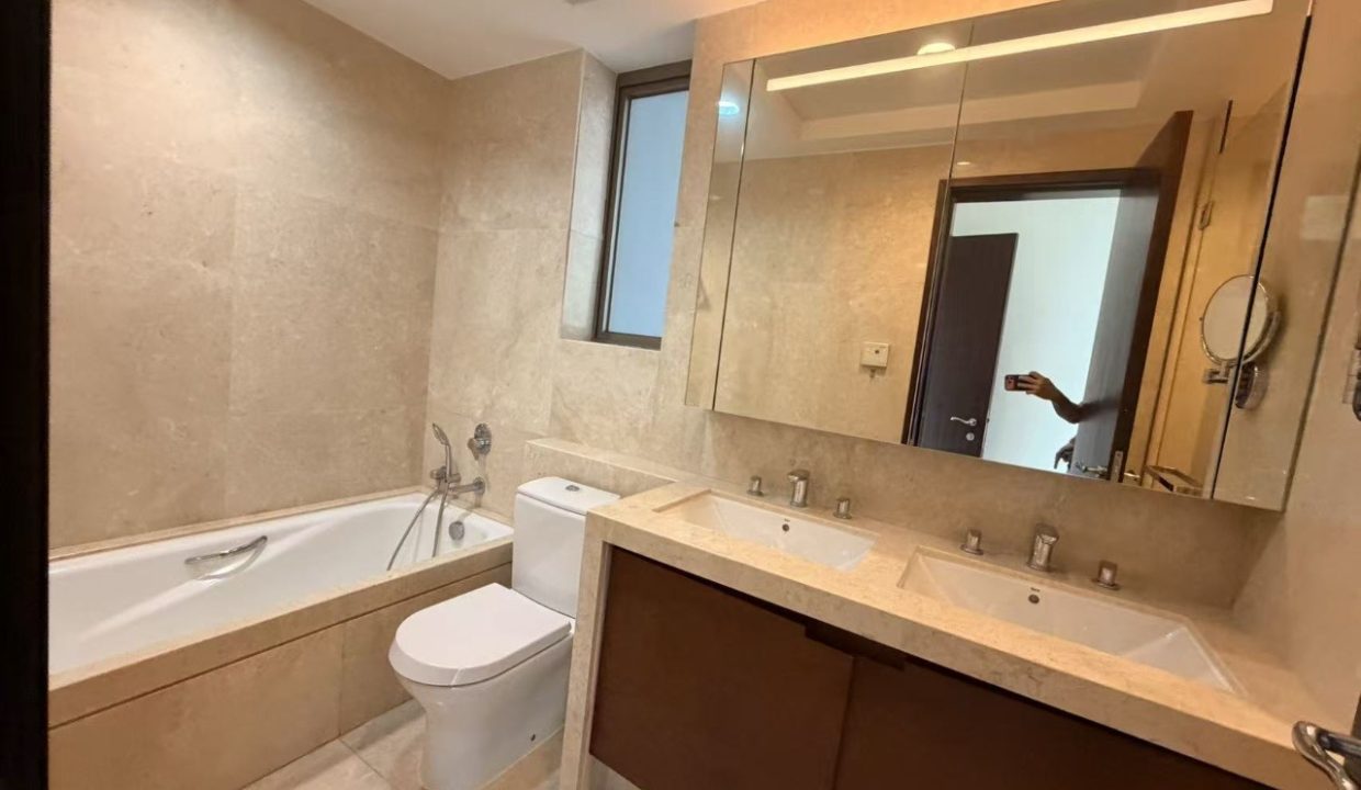 OneOasis_p29_Studio_1