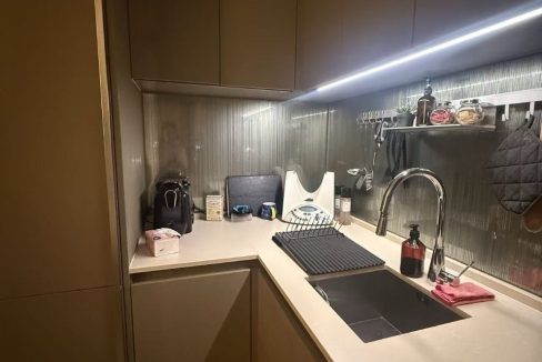 OneOasis_p30_Studio_1
